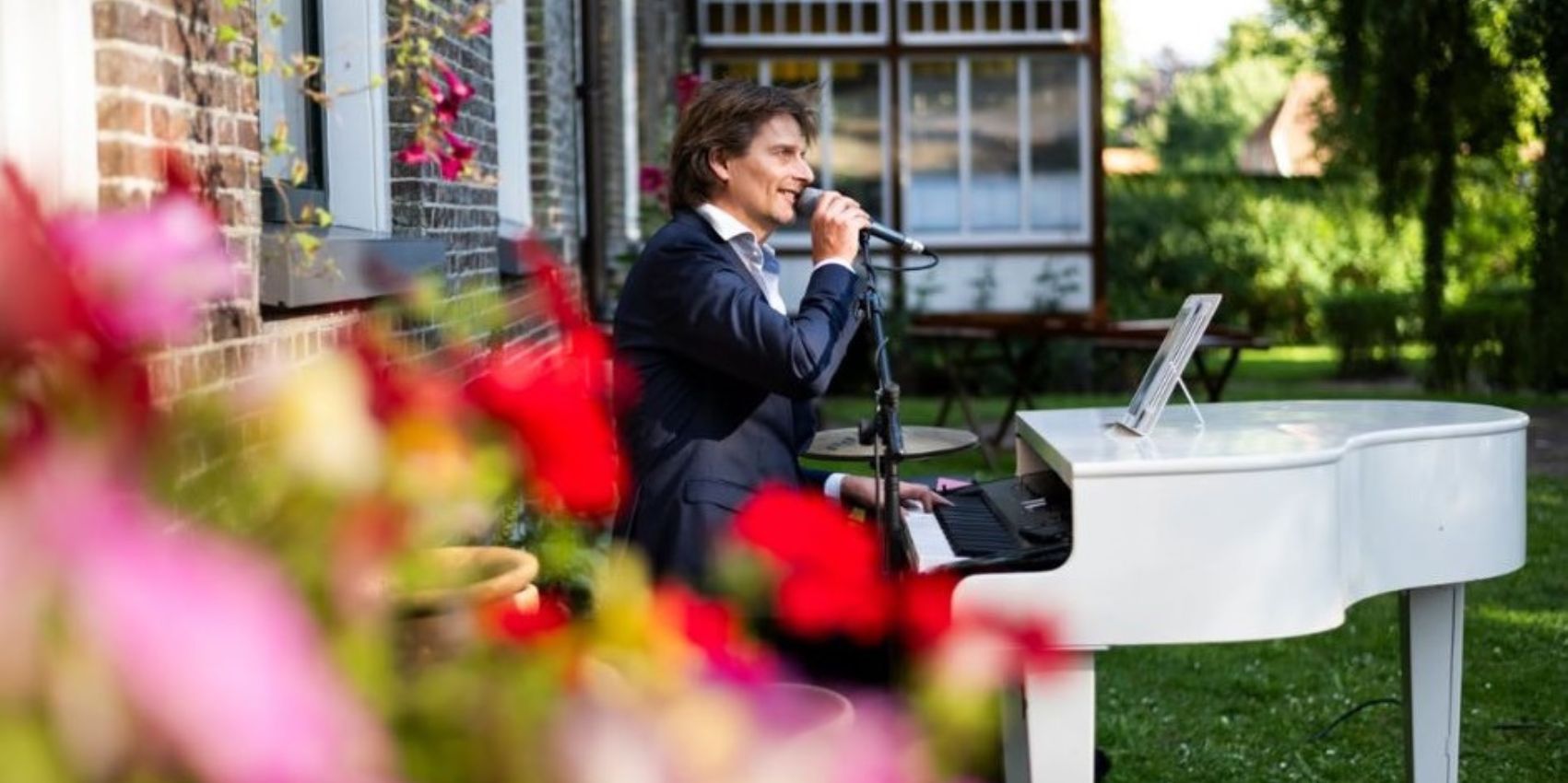 Live pianomuziek & zang, kleinschalig en interactief